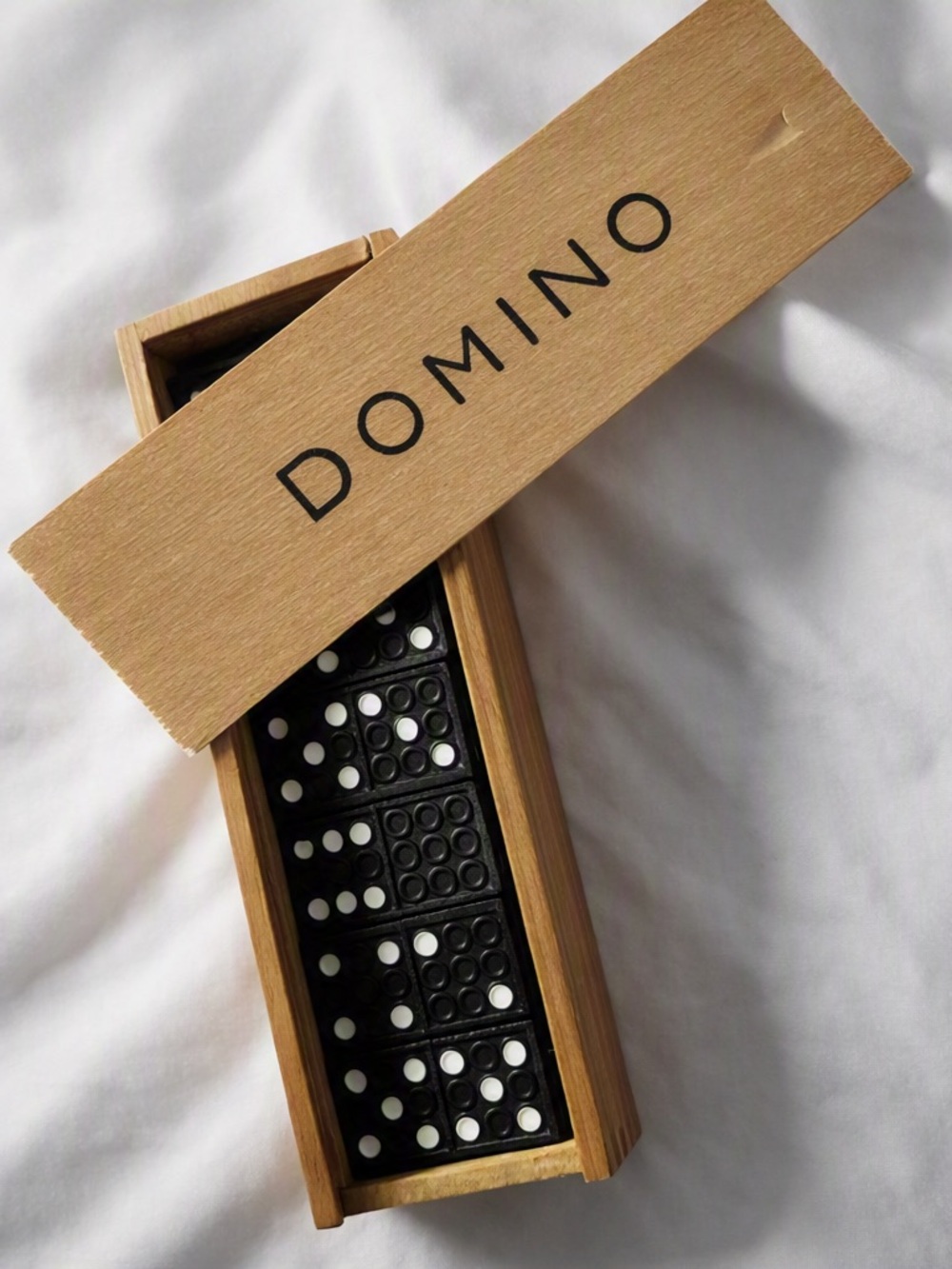 5/$25 Vintage Dominos Set in Wooden Box